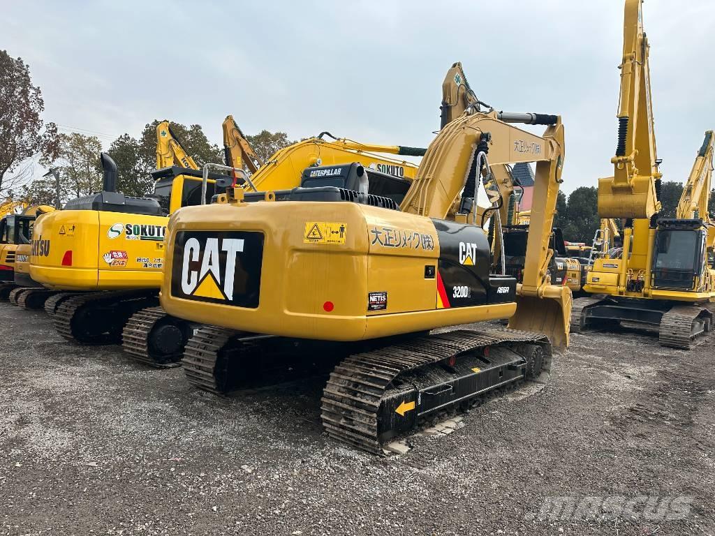 CAT 320 D2 Bageri guseničari