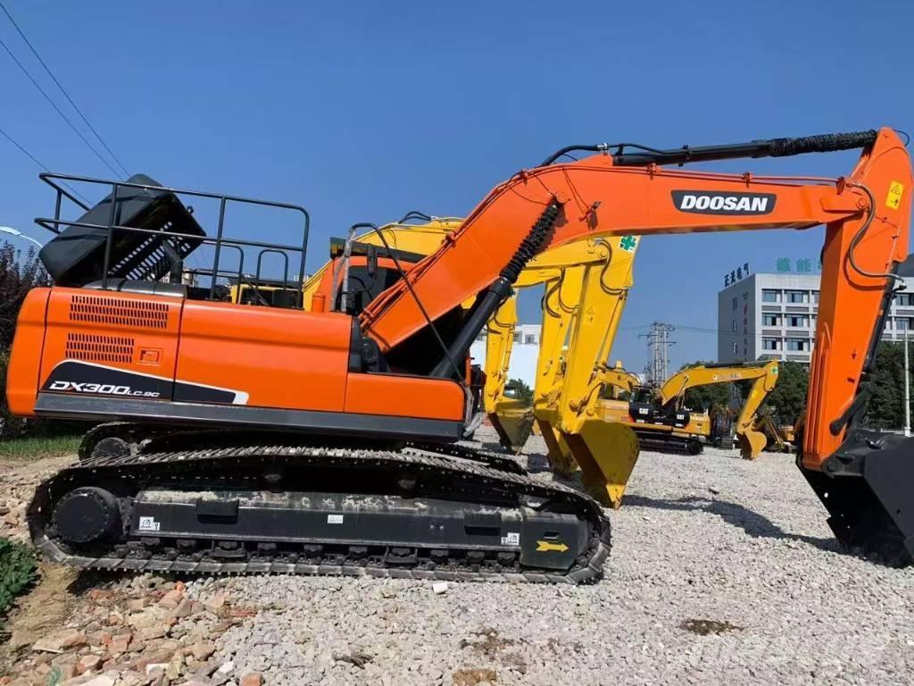 Doosan 300 Bageri guseničari
