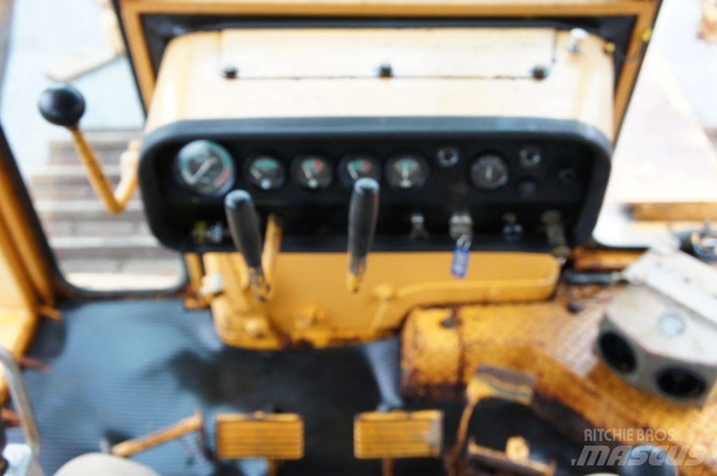 Komatsu D155A-1 Buldožeri
