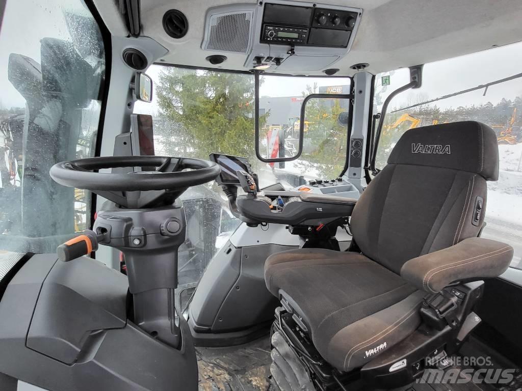 Valtra Q 305 Traktori