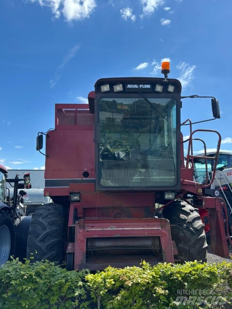 Case IH 1680 Axial Kombajni