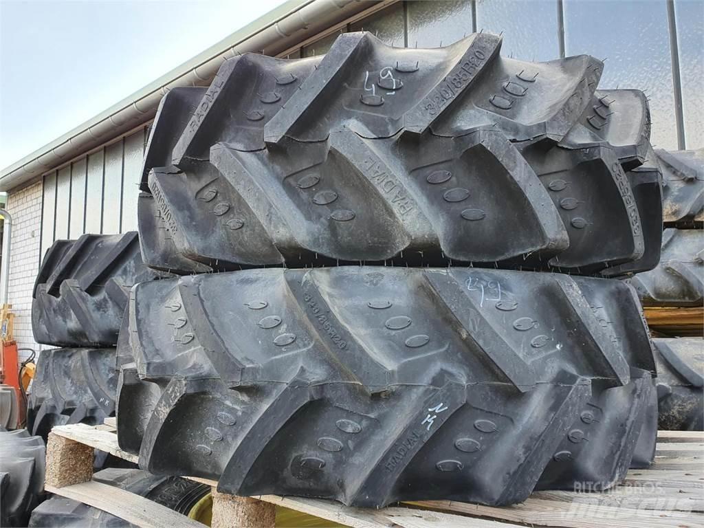 BKT 320/85R20 x2 Gume, točkovi i felne