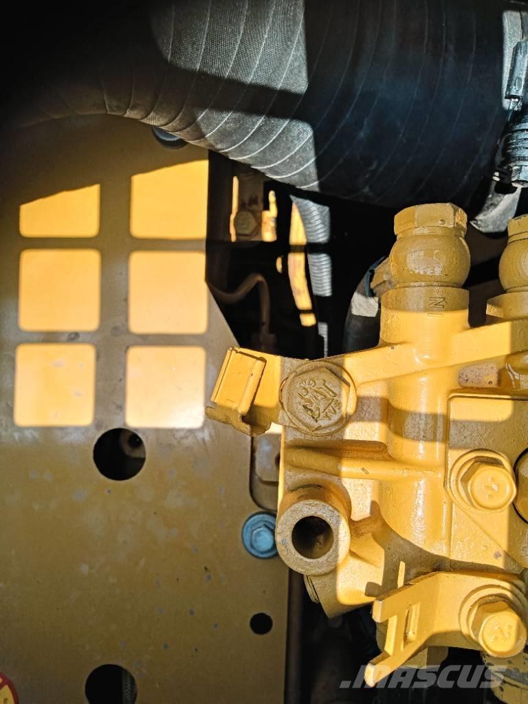 CAT 320 D Bageri guseničari