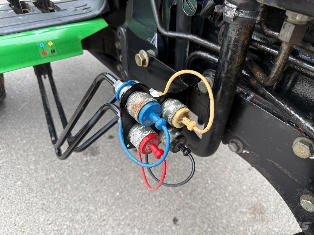 John Deere 4520 Manji traktori
