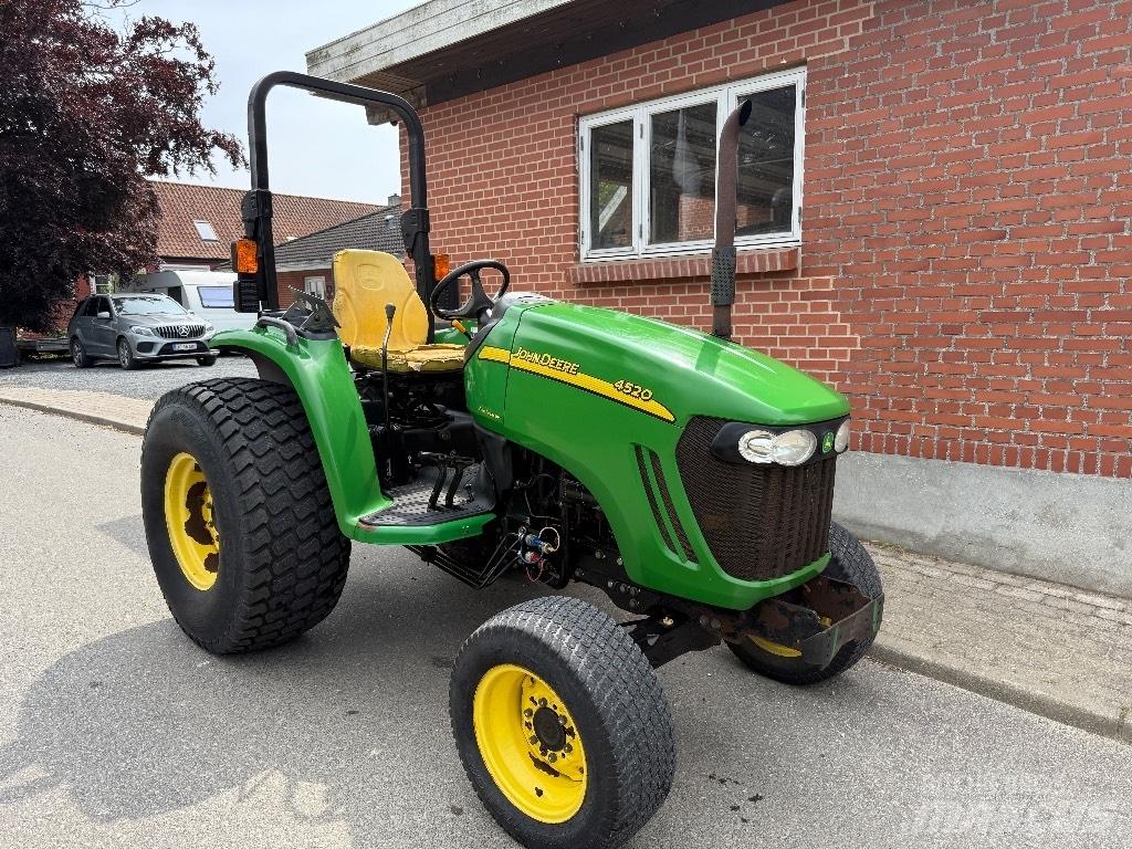 John Deere 4520 Manji traktori