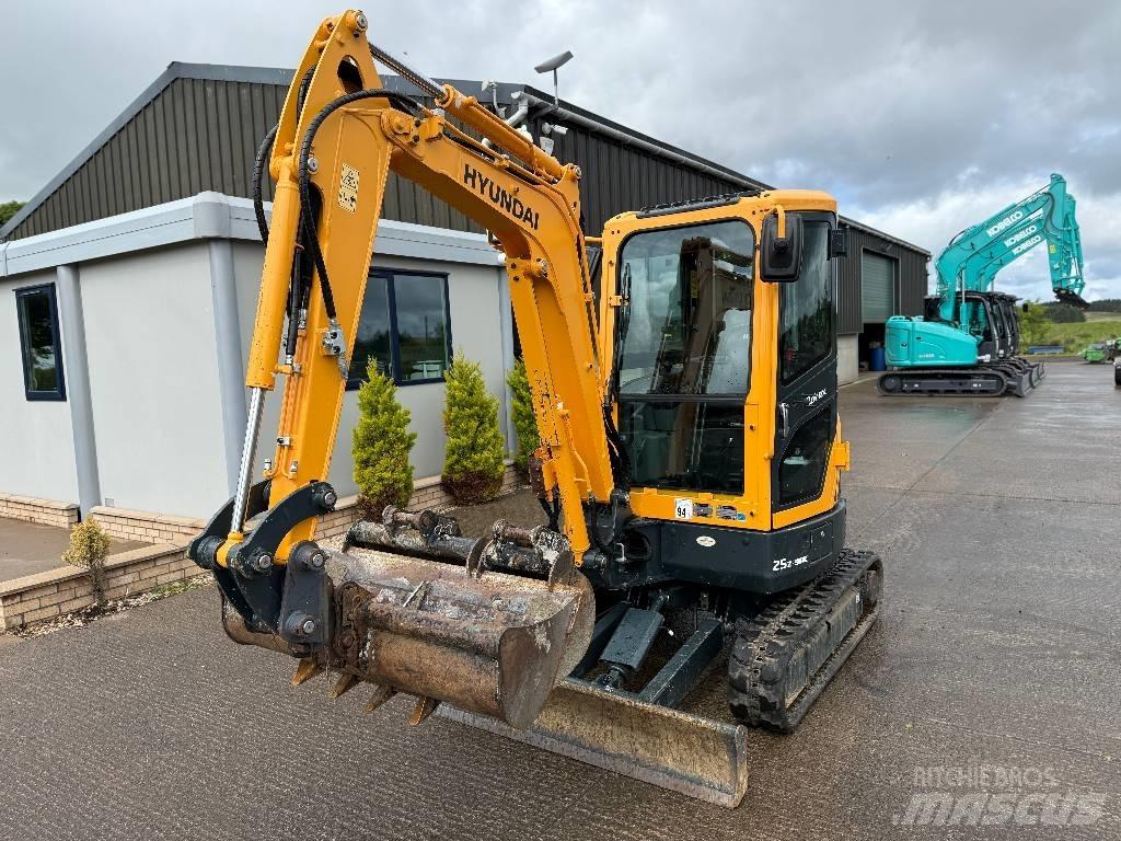 Hyundai R25Z-9 AK Mini bageri < 7t