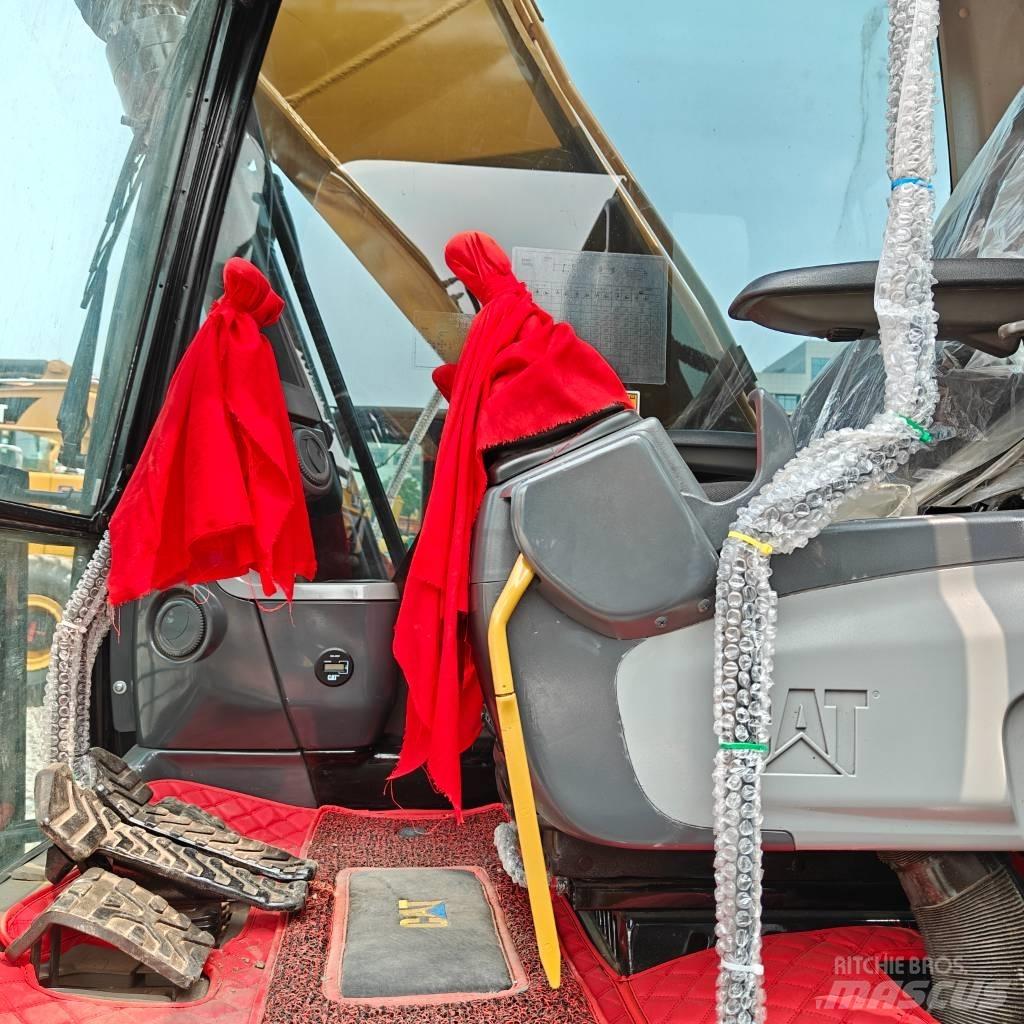 CAT 323D Bageri guseničari