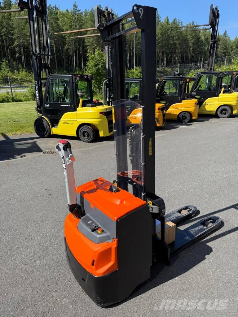 Rocla SWS12L Ručni električni viljuškar