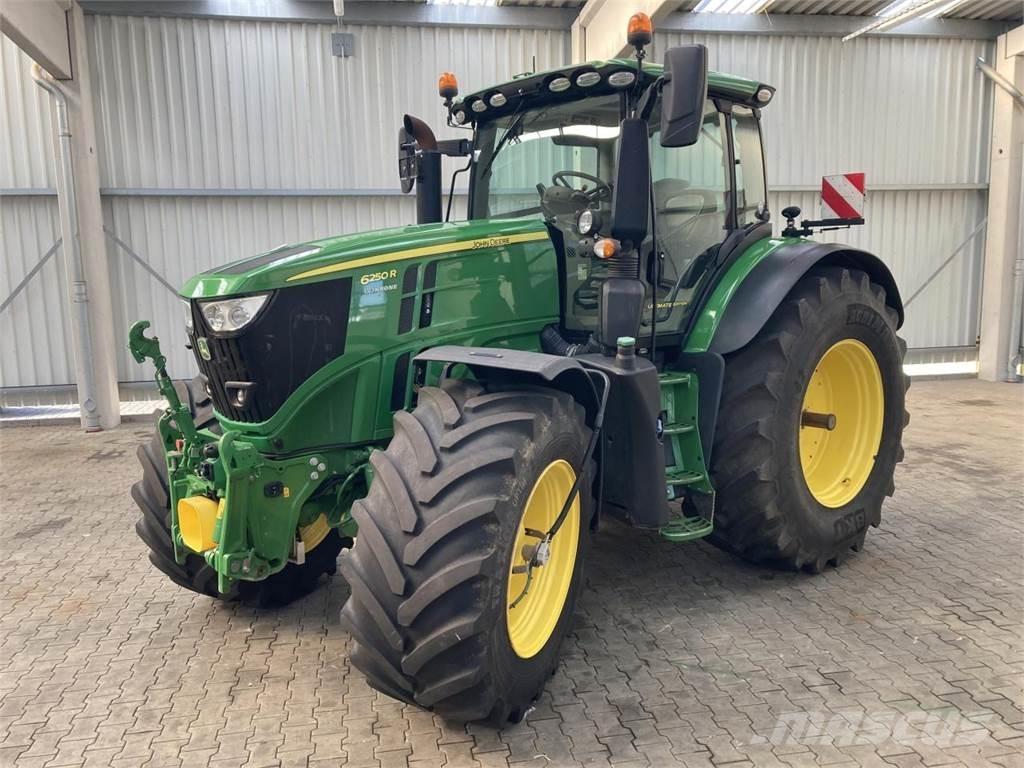 John Deere 6250R Traktori