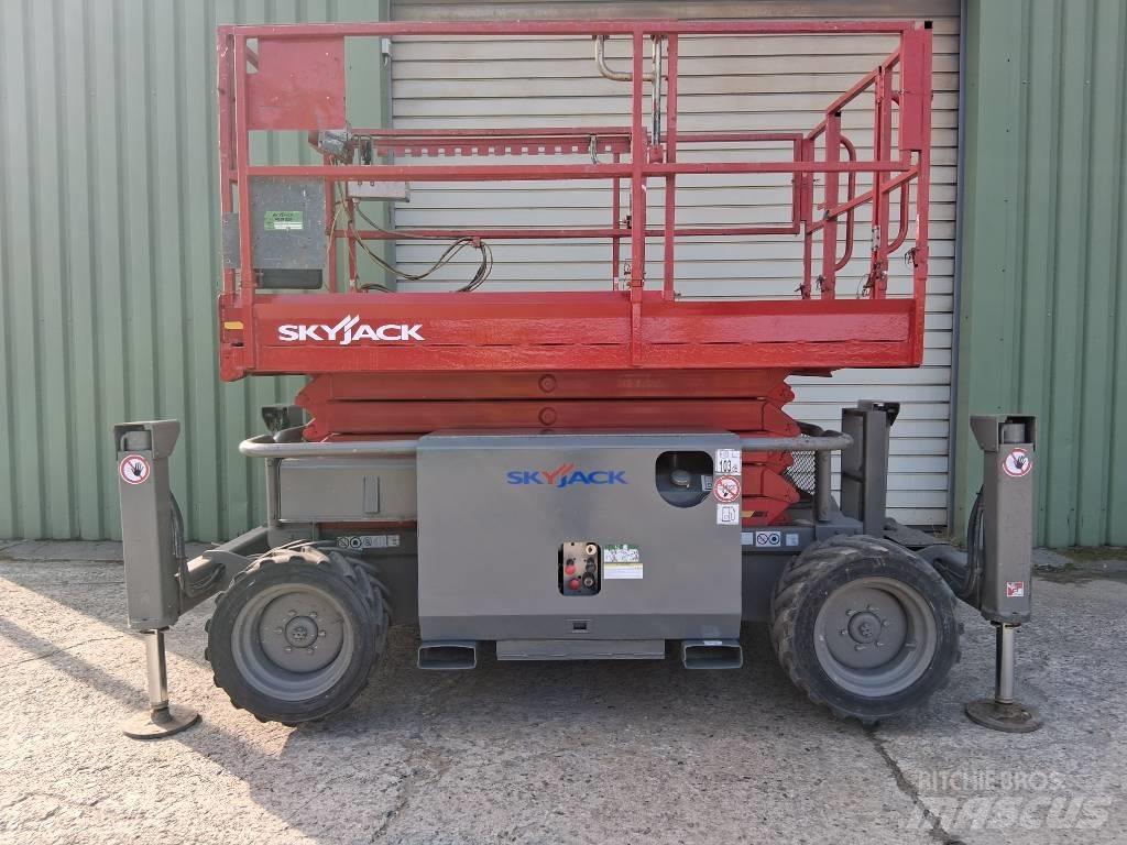 SkyJack SJ 6832 RT Makazaste platforme