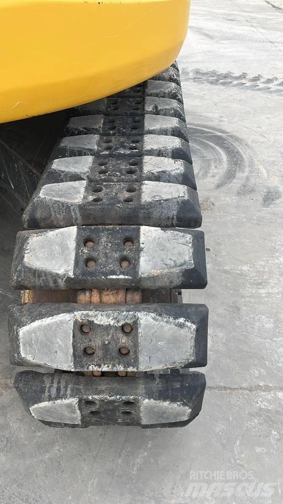 Komatsu PC 138 US Bageri guseničari