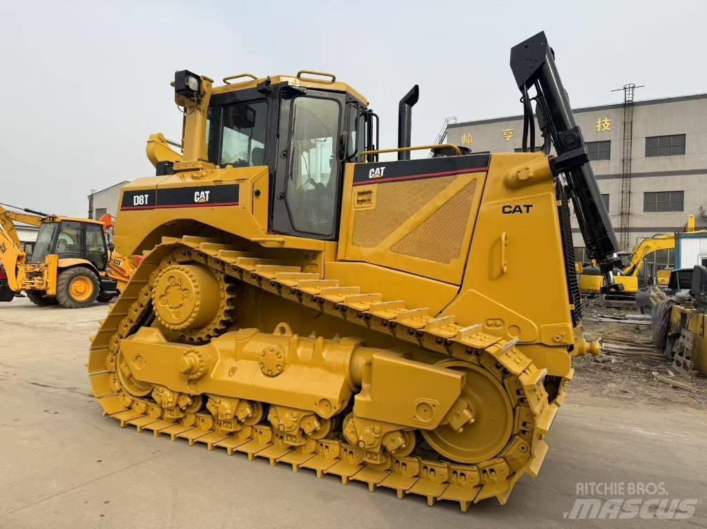 CAT D 8 T Buldožeri guseničari