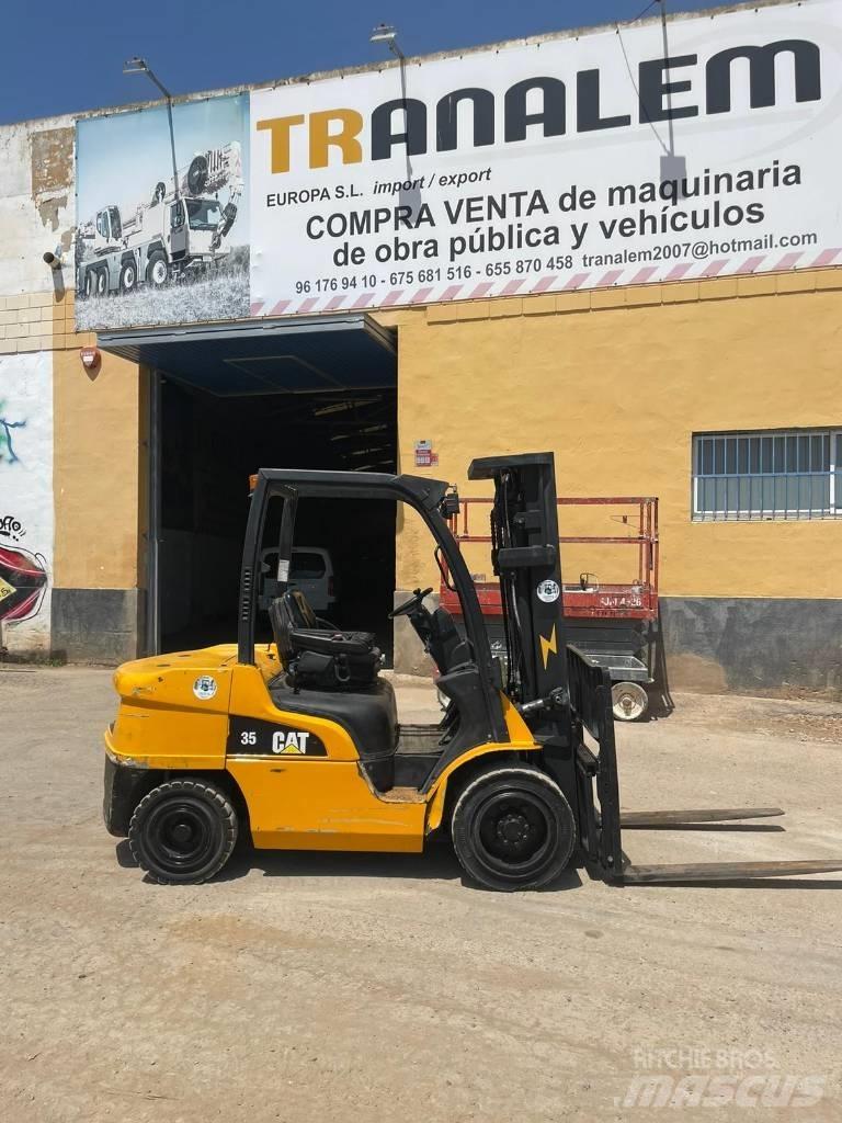CAT 35 Dizelski viljuškari