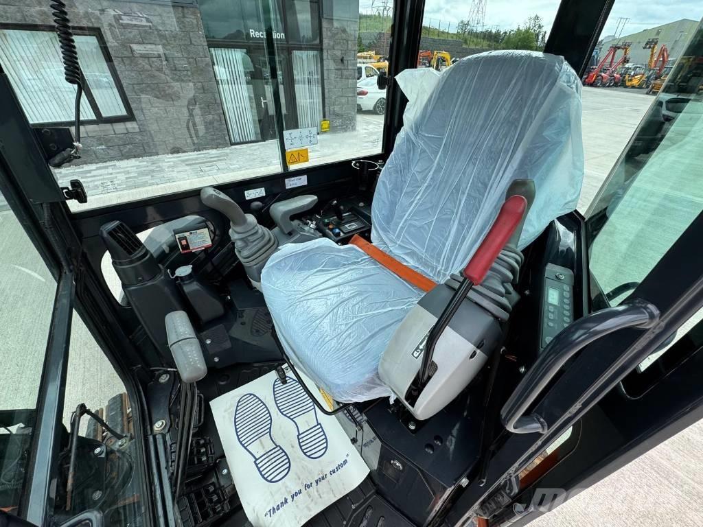 Hitachi ZX 26 U-6CLR Mini bageri < 7t