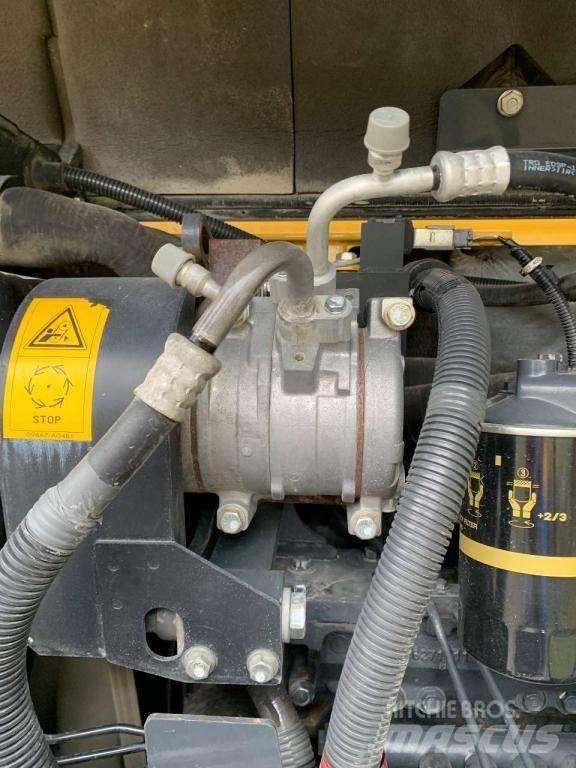Komatsu PC88MR-8 Bageri guseničari