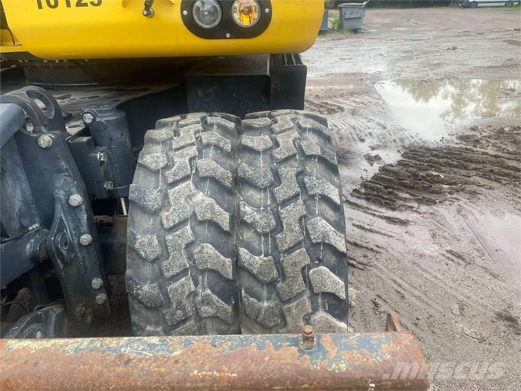 Komatsu PW148-10 Bageri točkaši