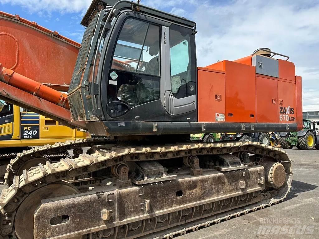 Hitachi ZX670CH-3 Bageri guseničari