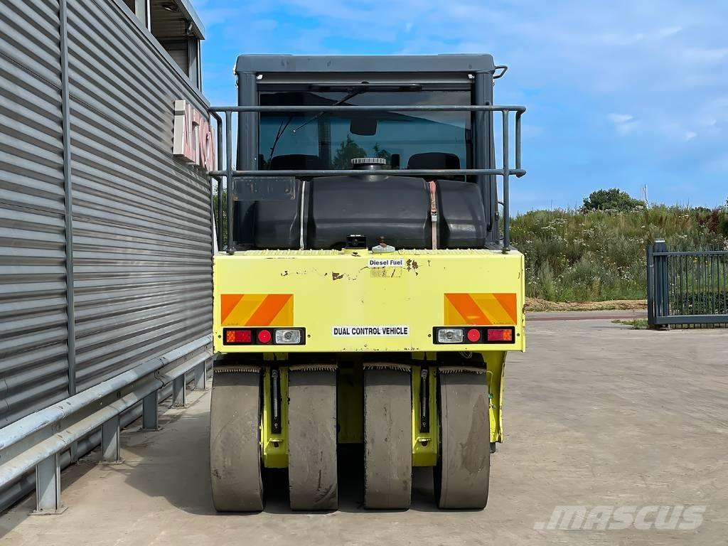 Ammann AP 240 Gumeni valjci na točkovima