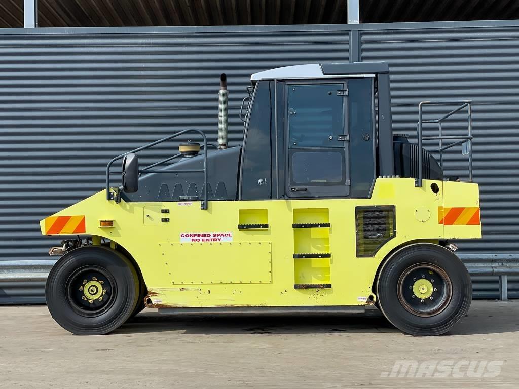 Ammann AP 240 Gumeni valjci na točkovima