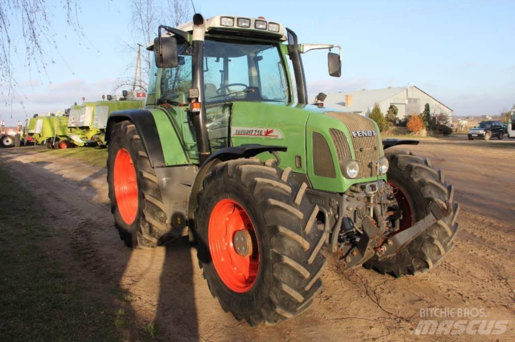 Fendt 716 Traktori