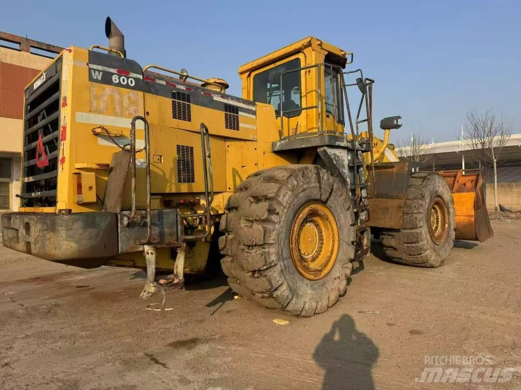 Komatsu WA 600-3 Utovarivači na točkove