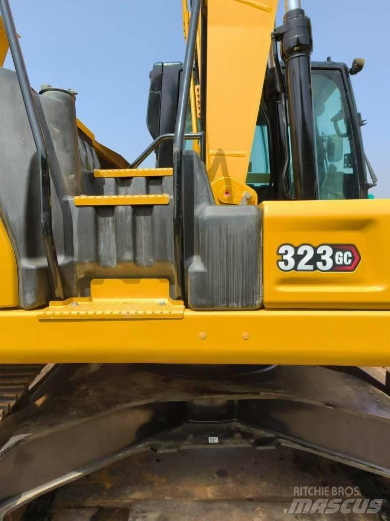 CAT 323 GC Bageri guseničari