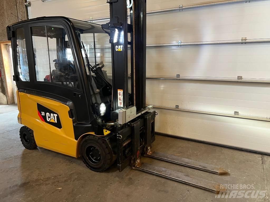 CAT EP30CN Električni viljuškari