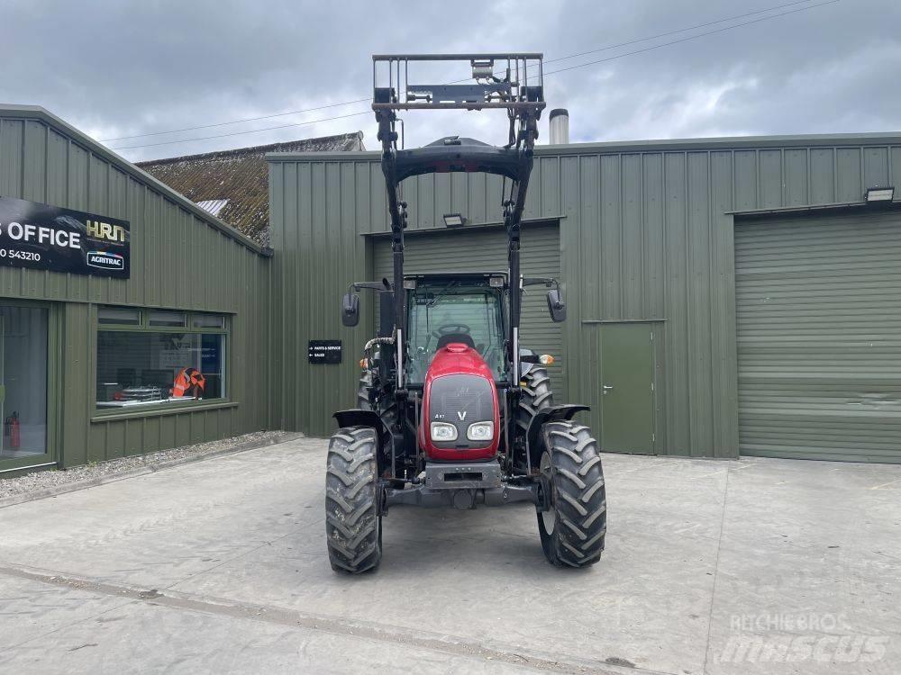 Valtra A 83 Traktori