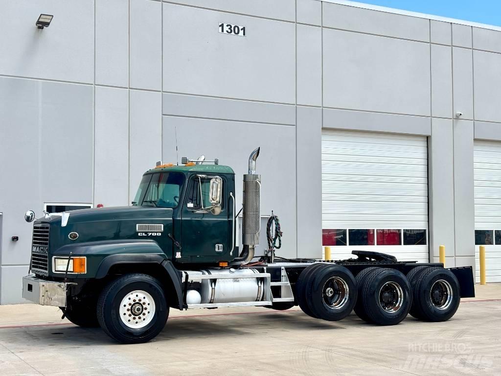 Mack CL 713 Tegljači