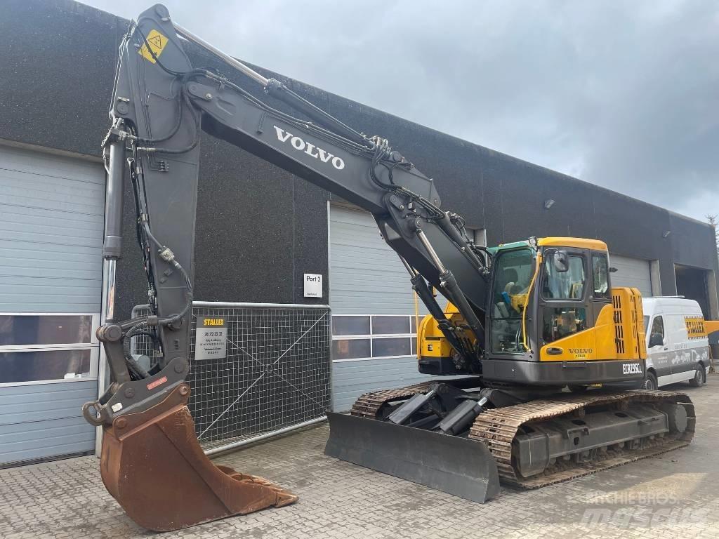 Volvo ECR235C Bageri guseničari