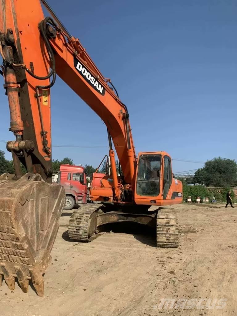 Doosan DH300 Bageri guseničari