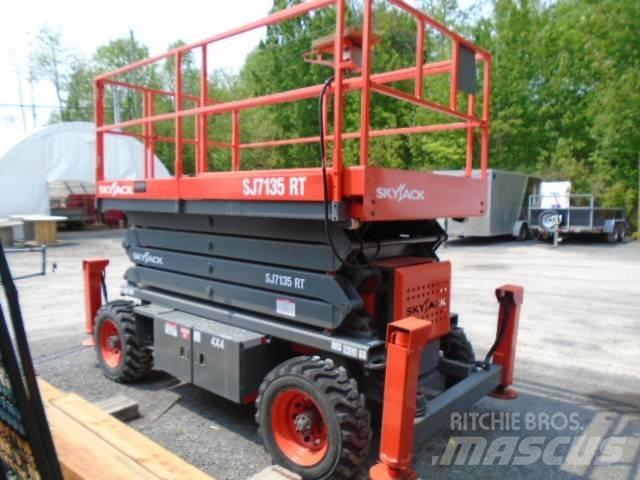 SkyJack SJ 7135 RT Makazaste platforme