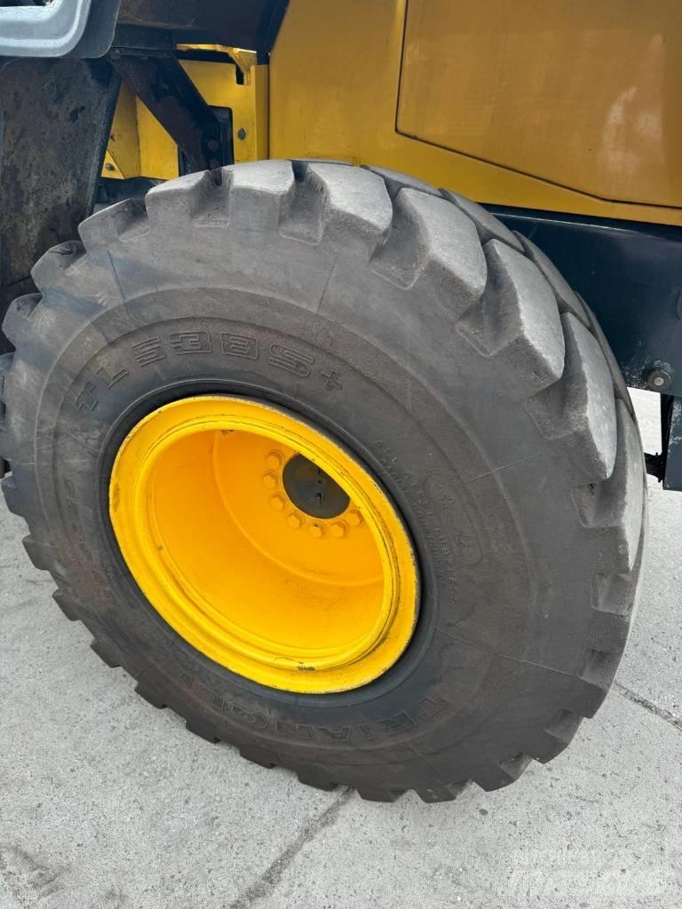 Komatsu WA250 Utovarivači na točkove