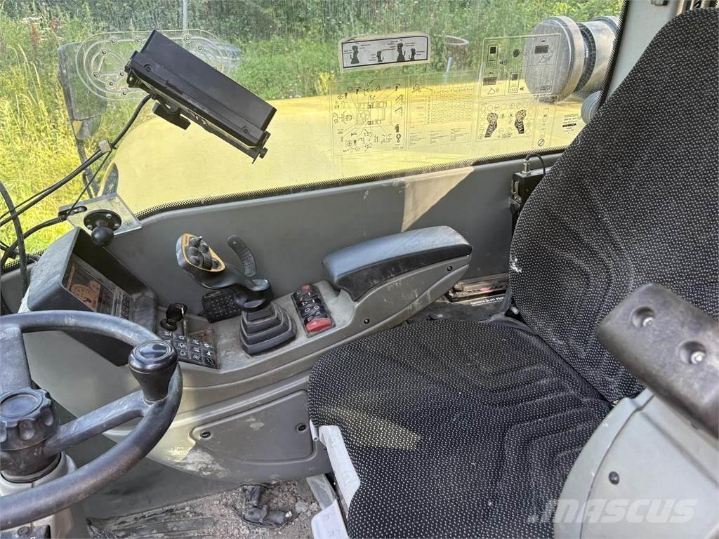 Yanmar B110W Bageri točkaši