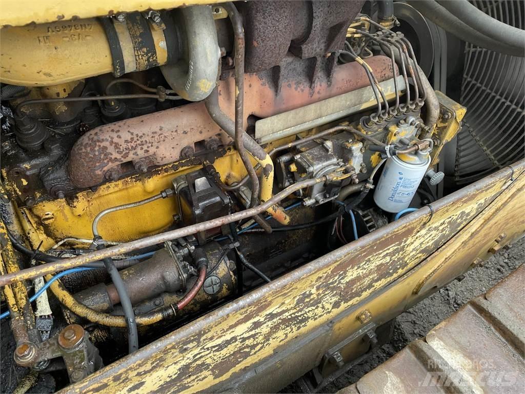 CAT D6D Buldožeri guseničari