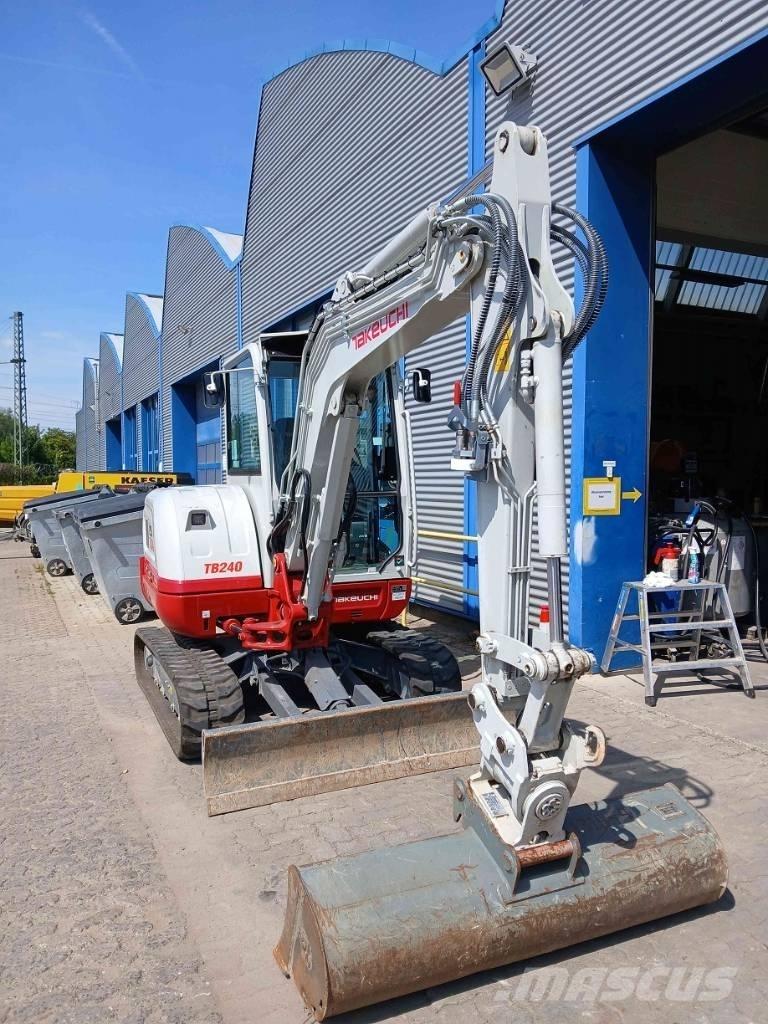 Takeuchi TB 240 DPF Mini bageri < 7t