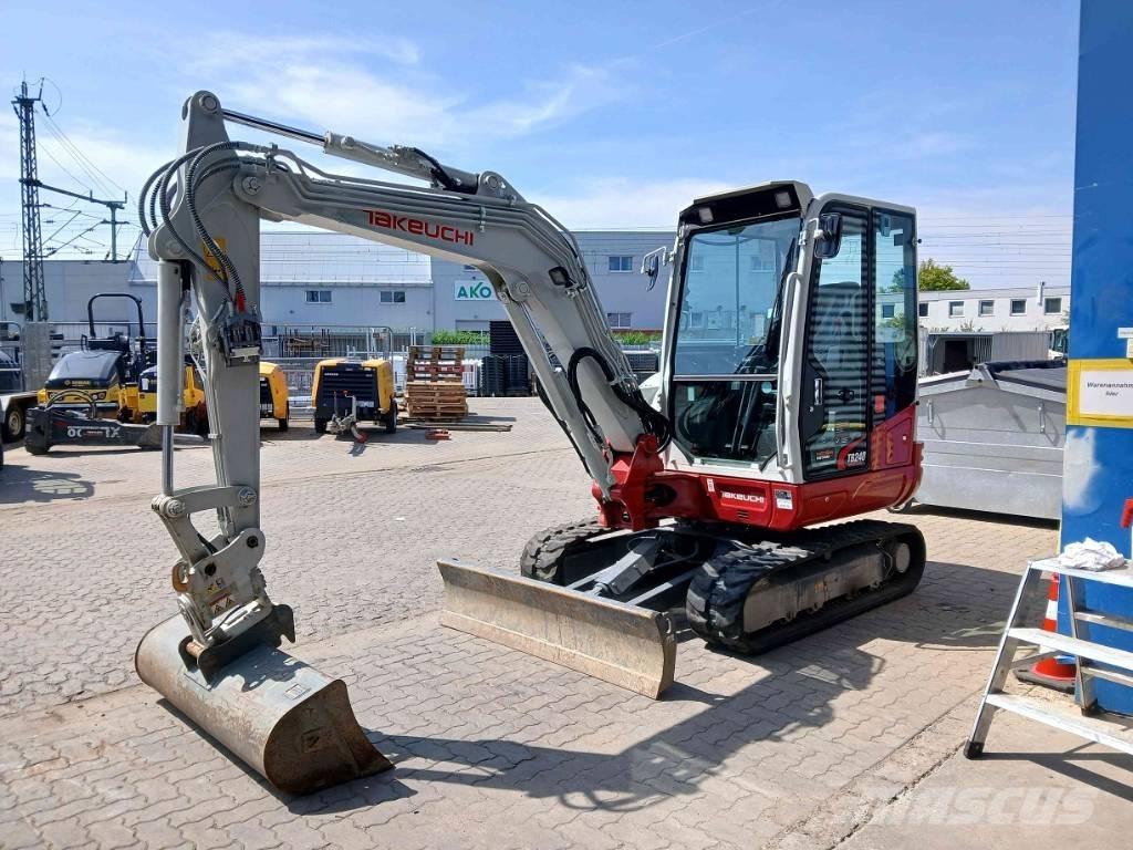 Takeuchi TB 240 DPF Mini bageri < 7t