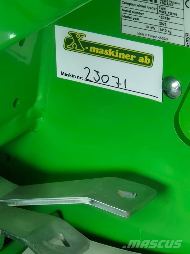 Avant 528 Višenamenski utovarivači