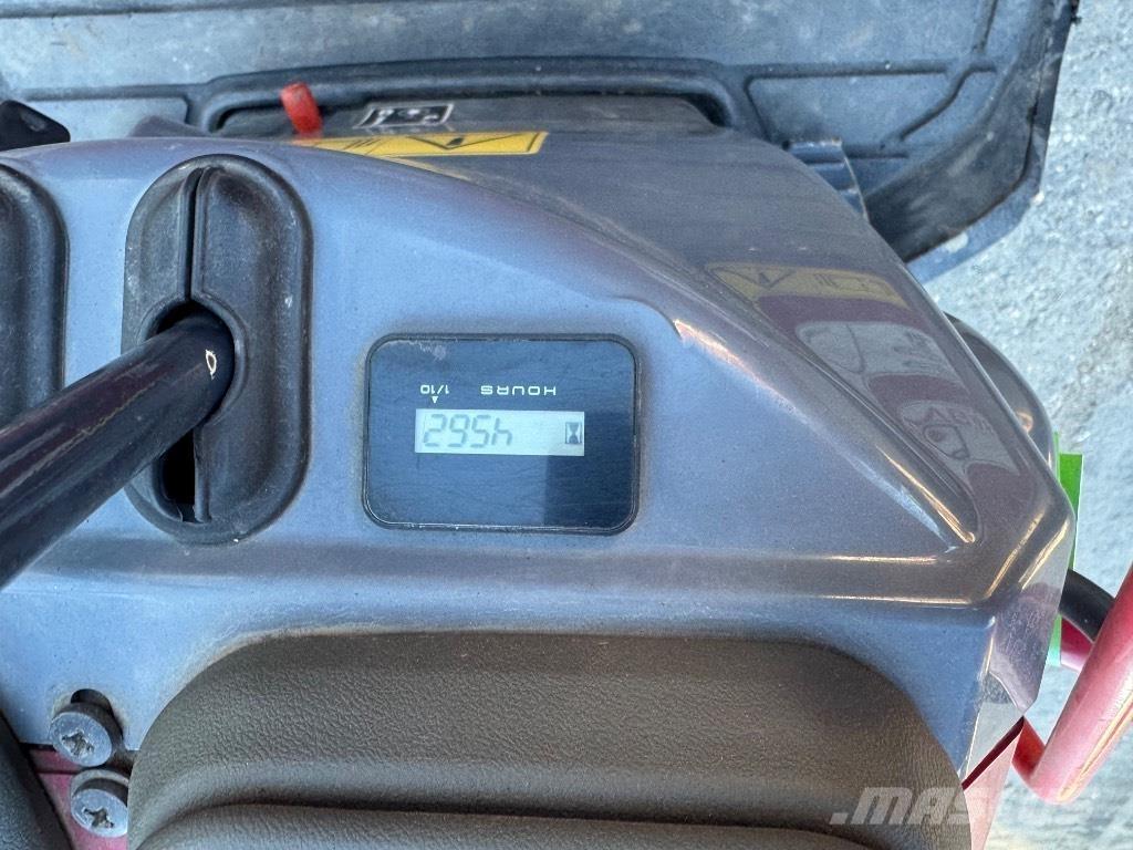 Yanmar SV08 (1E935) Mini bageri < 7t