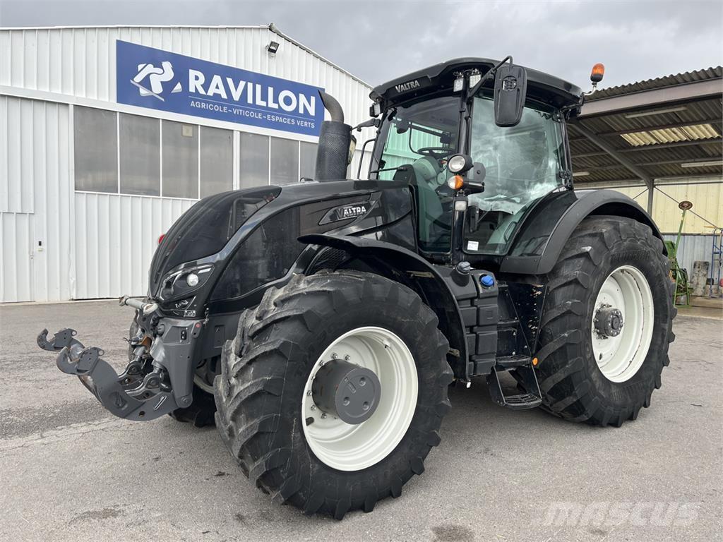 Valtra S374 Traktori