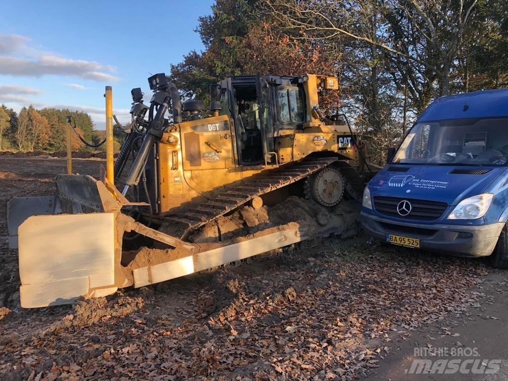 CAT D 6 T LGP Buldožeri guseničari