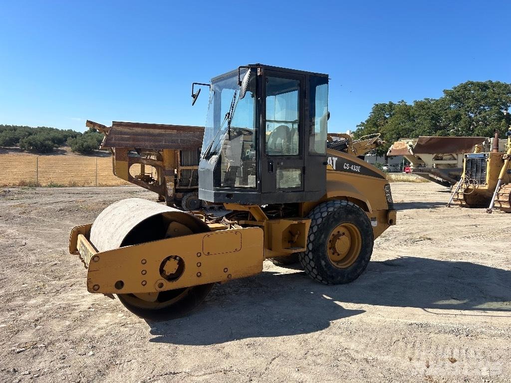 CAT CS 433 E Valjci sa duplim bubnjem