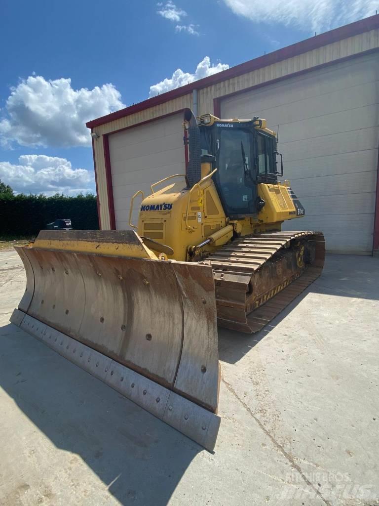 Komatsu D61PX24 Buldožeri guseničari