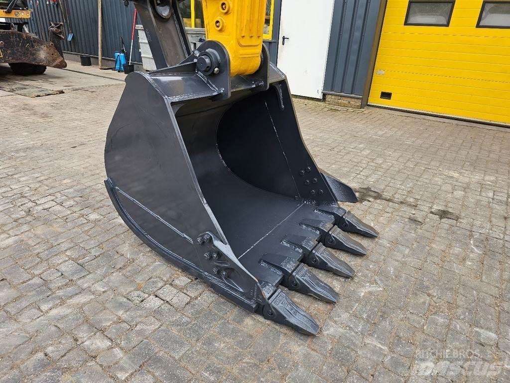 LiuGong CLG 922E Bageri guseničari
