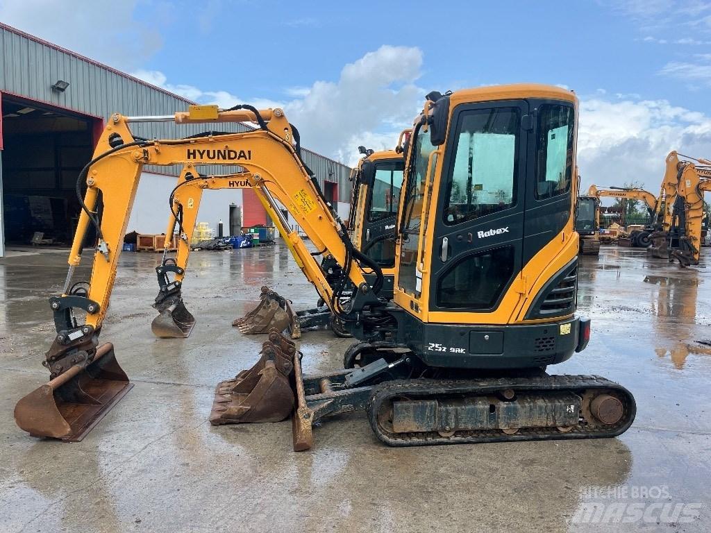 Hyundai R25Z-9 AK Mini bageri < 7t