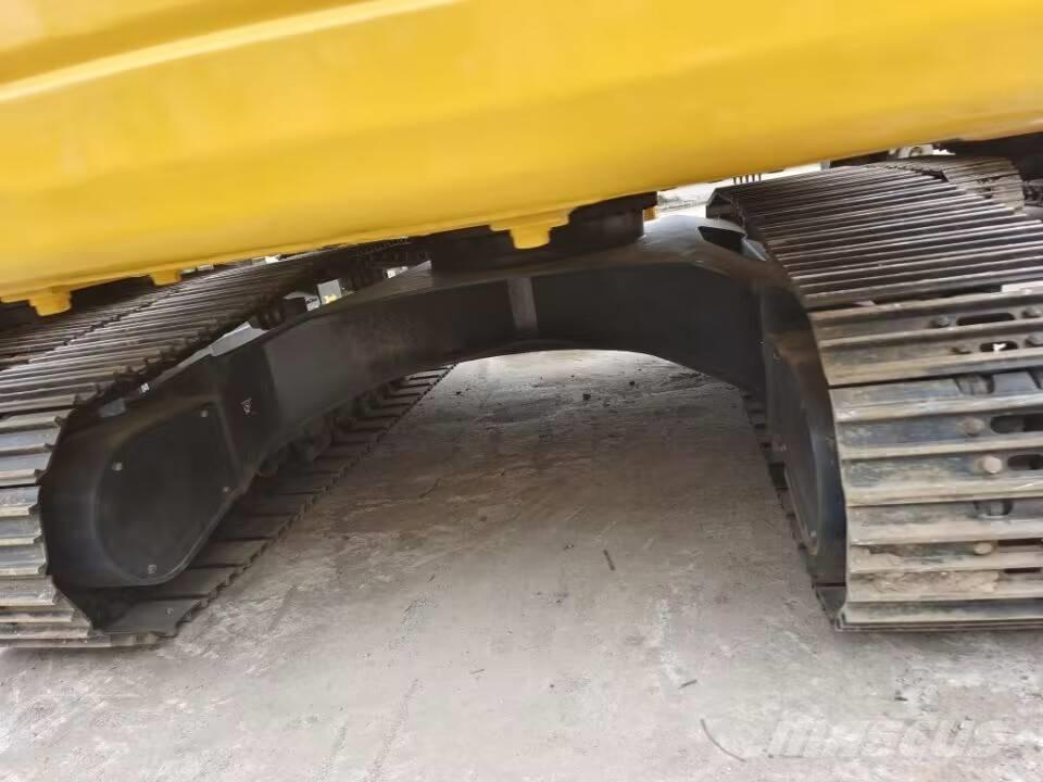 Komatsu PC 200-8 Bageri guseničari