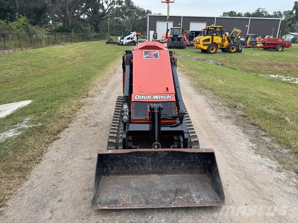 Ditch Witch SK 800 Skid steer mini utovarivači
