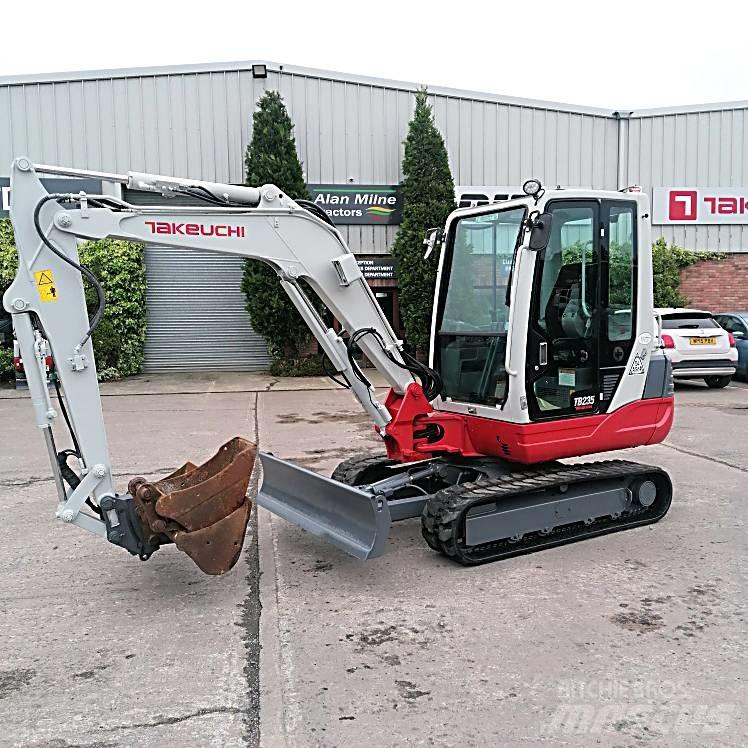Takeuchi TB235 Mini bageri < 7t