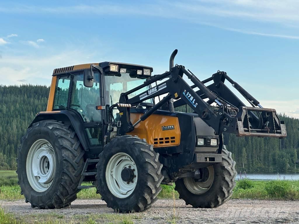 Valtra 6850 Traktori