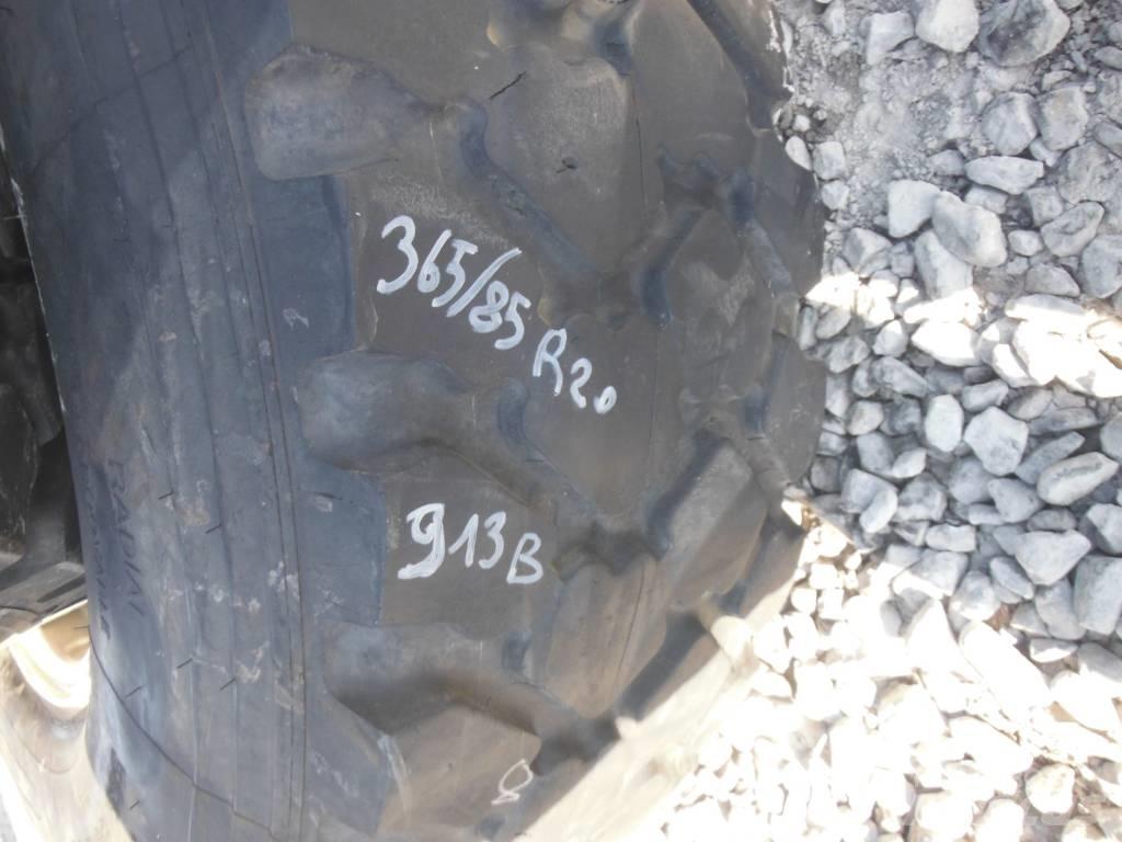 Michelin 365/85R20 Gume, točkovi i felne